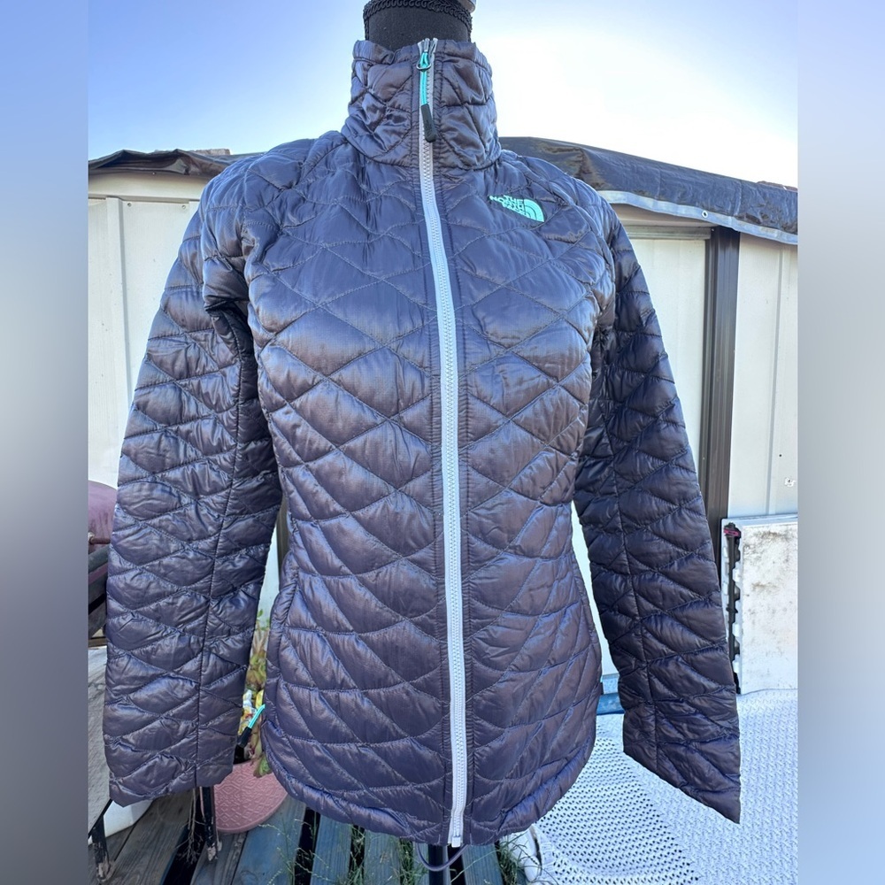 The North Face Thermoball Gray Puffer Jacket Lightweight Insulated
